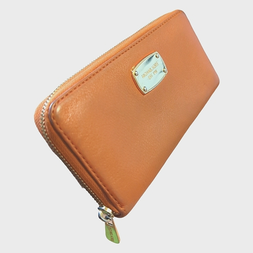 #54 - Michael Kors Wallet